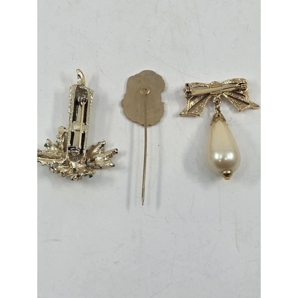 Vintage Christmas Brooch Pin Lot Santa Stick Pin Faux‎ Pearl Bow Candle Enamel